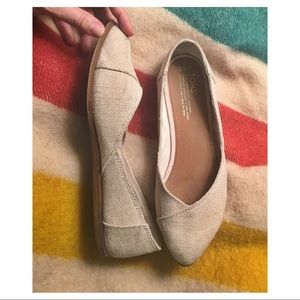 TOMS : Beige Canvas Flats